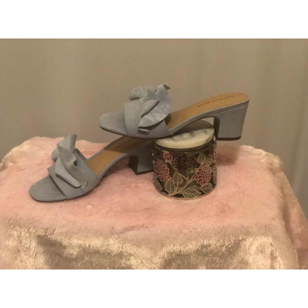 Blue suede ruffle mule